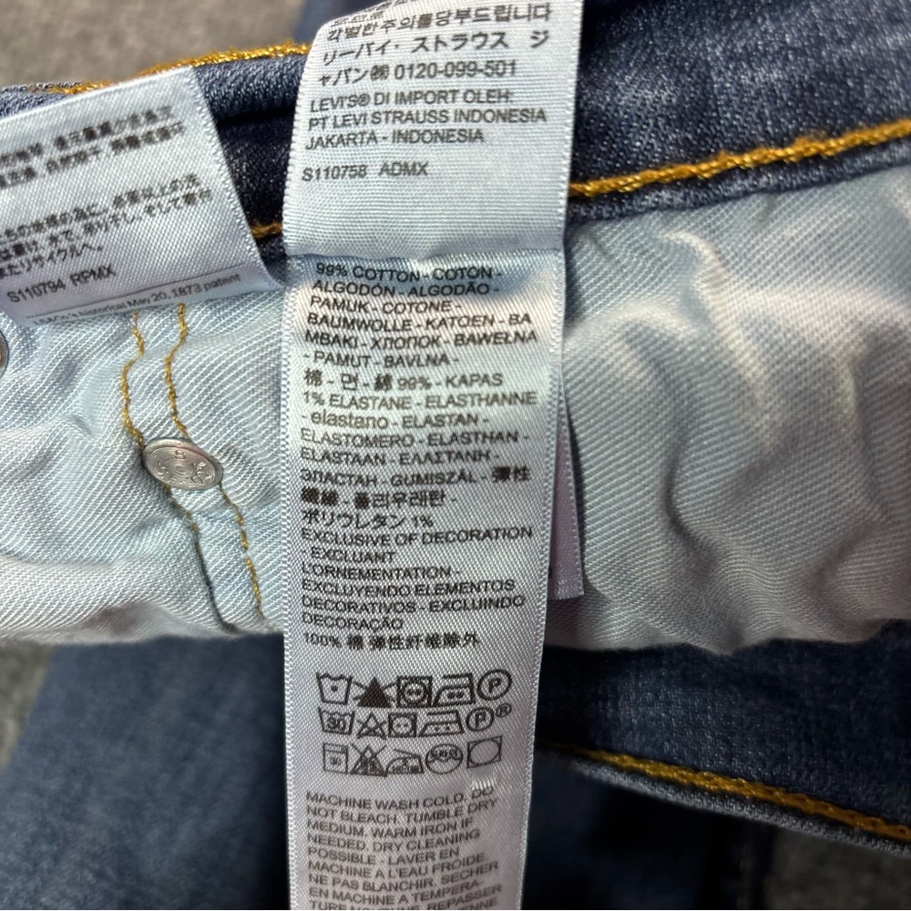 Levi's 559 Blue Jeans Men's 40x30 (40x30 fit) Relaxed Straight Medium Wash - Picture 9 of 16